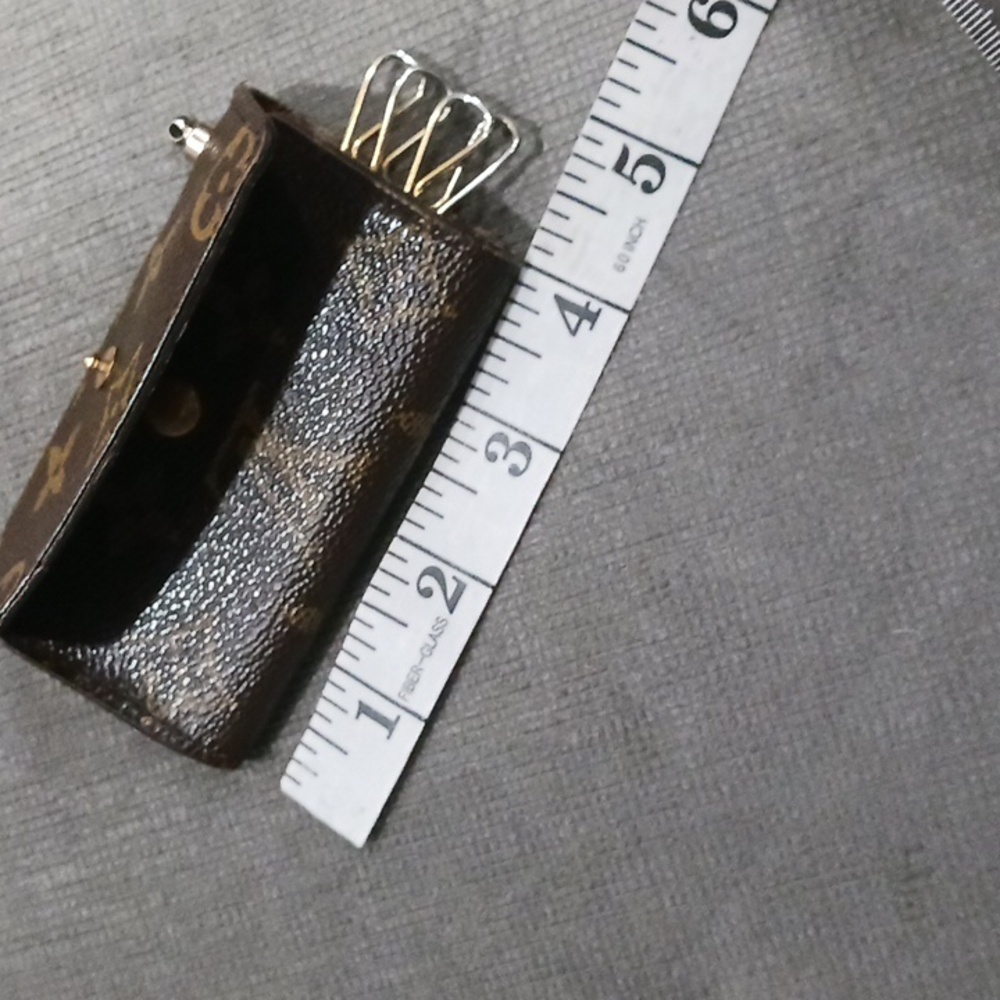 Louis Vuitton Brown and Gold Monogram Key Case - Picture 12 of 14